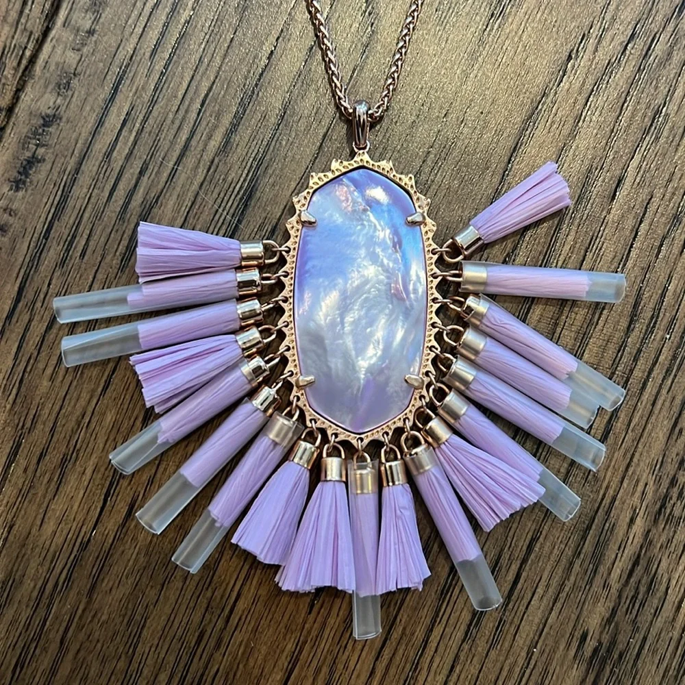 Kendra Scott Betsy Necklace Rose Gold Lilac Mother-of-Pearl NWT- neverworn - Picture 1 of 11